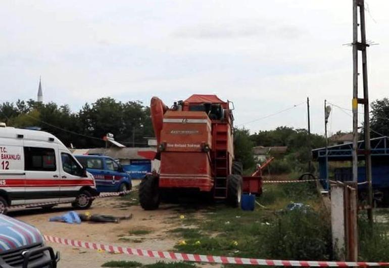 Köy meydanında hasat cinayet  Geri dönüp cansız bedenlerine kurşun yağdırdı