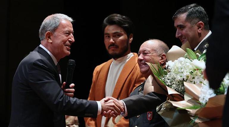 Bakan Akar ve konuk bakanlar, Siperden Sahneye Müzik etkinliğinde bir araya geldi