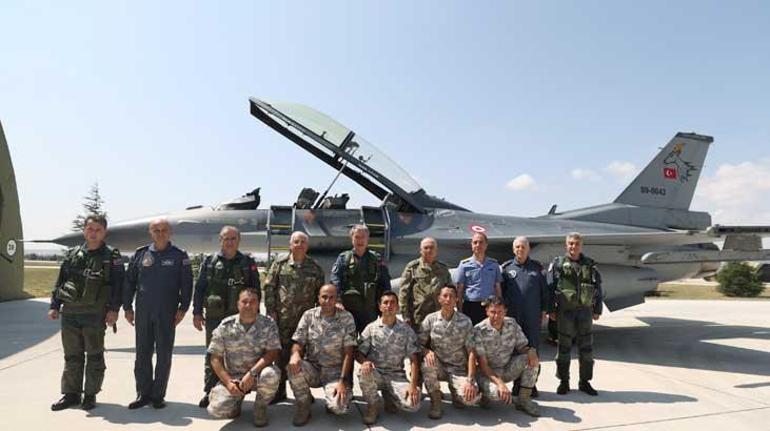 Bakan Akardan F-16 ile Egede gövde gösterisi