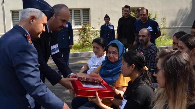 Paraşüt kazasında hayatını kaybeden iki astsubay için cenaze töreni