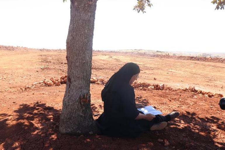 14 dil bilen, 22 kitap yazan rahibe, köyünde dönüp tarıma başladı