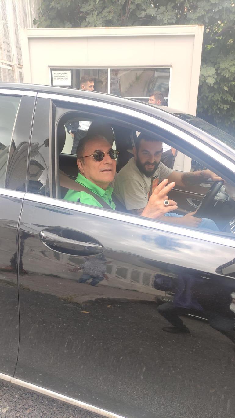 Mehmet Ali Erbil yeni arabasıyla görüntülendi: TikTok’tan aldım