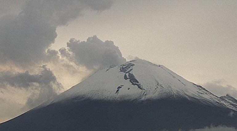 Meksika alarmda Popocatepetl Yanardağında son 8 günde üçüncü patlama