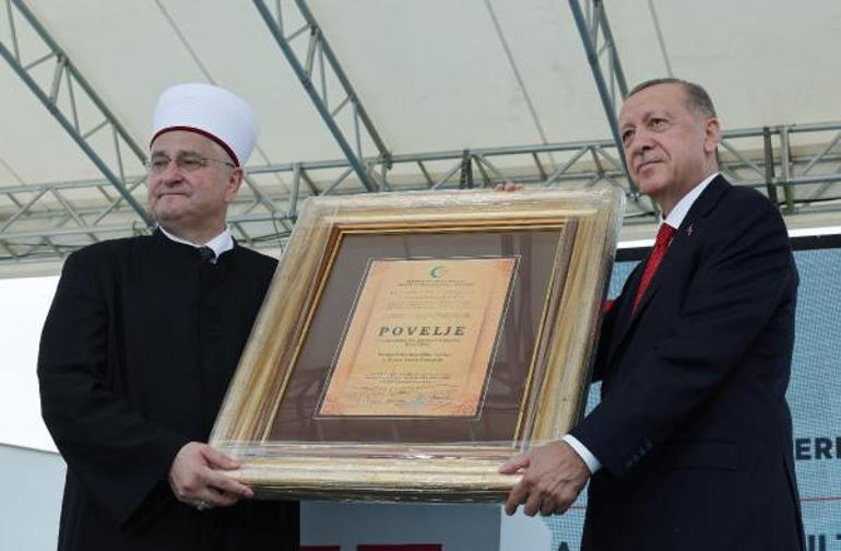 Cumhurbaşkanı Erdoğan, Sisakta İslam Kültür Merkezinin açılışını yaptı