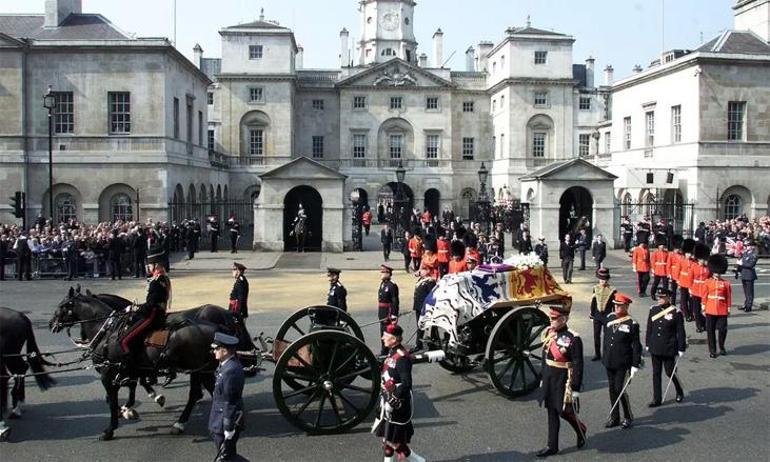 Kraliçe 2. Elizabeth’in cenaze töreni nasıl olacak