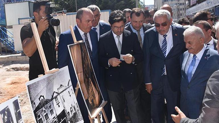Binali Yıldırım: İzmirin kurtuluşu ülkemiz adına bir semboldür