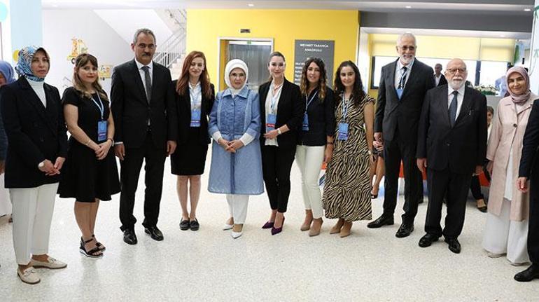 Emine Erdoğan Sarıyerdeki Mehmet Tabanca Anaokulu açılışına katıldı