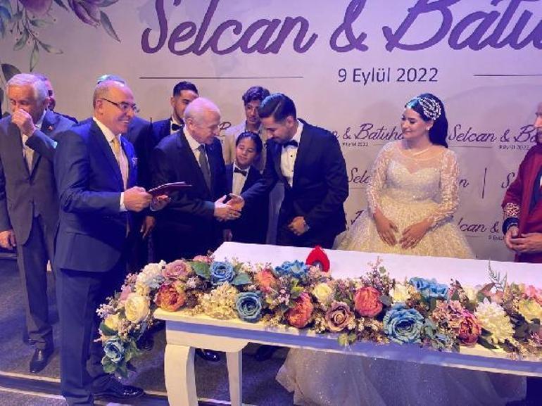 MHP Genel Başkanı Devlet Bahçelinin nikah şahidi olduğu düğüne yoğun katılım