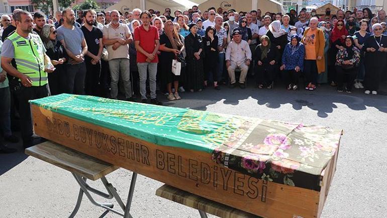 Görev yaptığı hastanede ölü bulunan Yasemin hemşire için tören