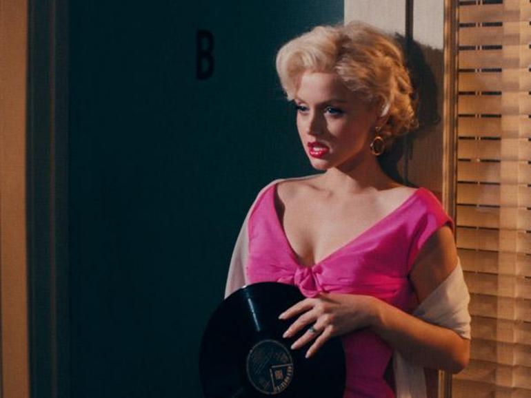 Ana de Armas: Marilyn Monroenun hayaleti bizimleydi