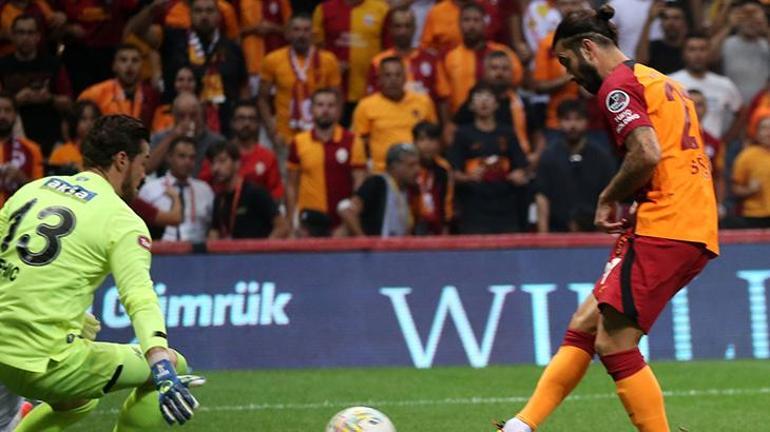 Galatasaray - Konyaspor direkler ve Muslera damga vurdu Süper Ligde ilklerin gecesi