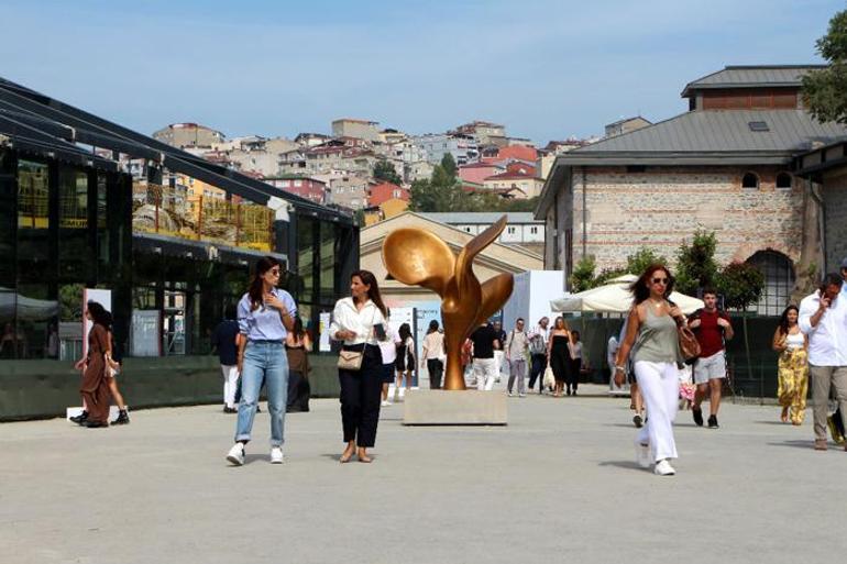 Çağdaş sanat eserleri Tersane İstanbulda sanatseverlerle buluştu