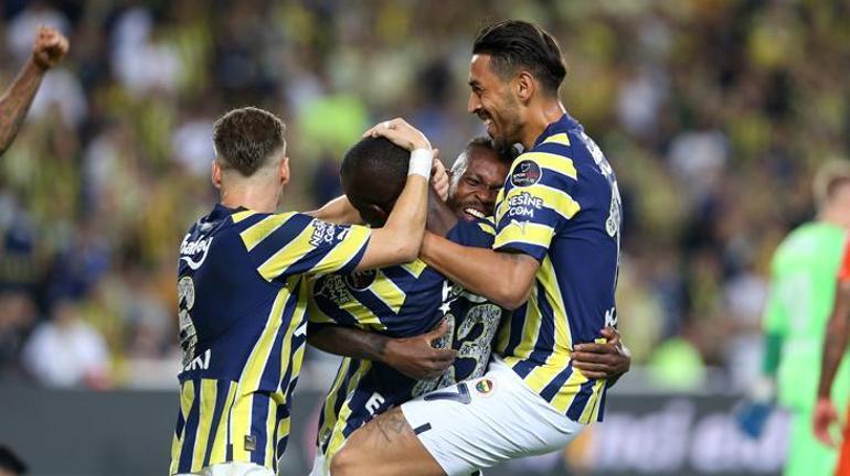 Fenerbahçe, Alanyasporu farklı mağlup etti Kadıköyde şölen havası