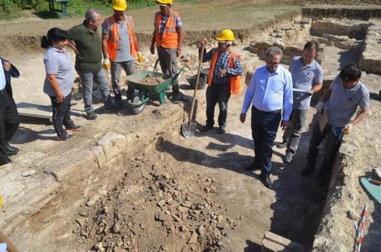 İstanbulda çıngıraklı mezar şaşkınlığı