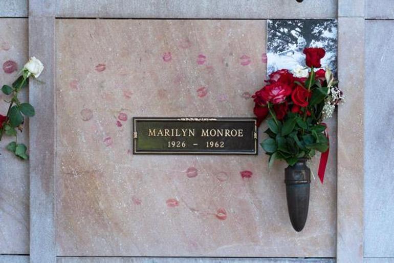 Ana de Armas: Marilyn Monroenun mezarına gidip izin istedik
