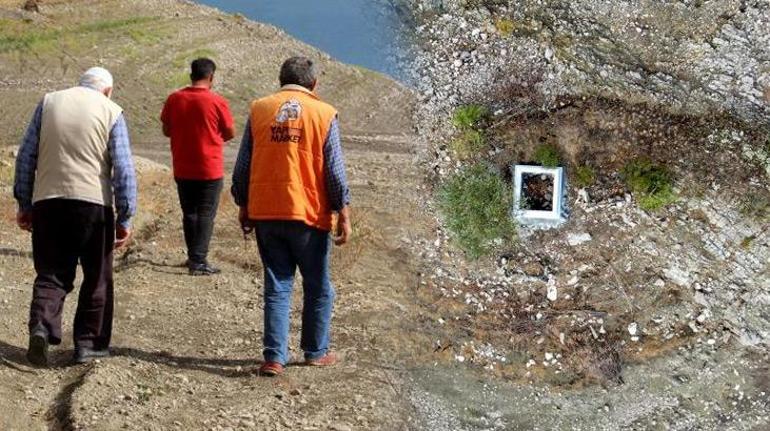 Kuraklıkla ortaya çıktı, mermerle etrafı çevrildi Burada babam ile annem yatıyor