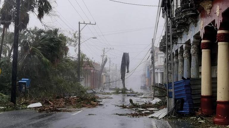 Ian Kasırgası Florida’yı vurdu: 2,5 milyon kişiye tahliye emri verildi