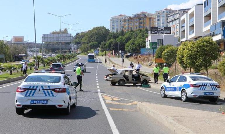 Ters yöne giren otomobille otobüsün çarpıştığı kaza kamerada