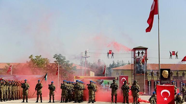 Bakan Akar: Kıbrıslı kardeşlerimizin haklı davalarında tüm imkanlarımızla yanlarında yer alıyoruz