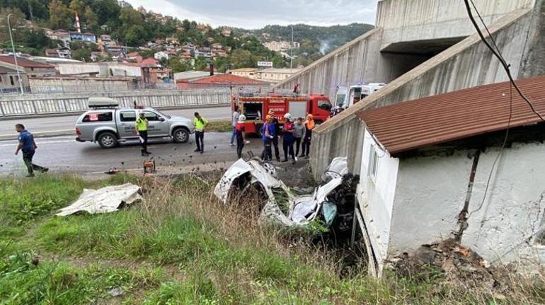 Korkunç kaza 135 kilometre hızla, araç ikiye katlandı