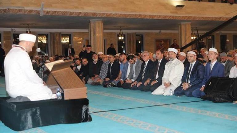 Diyanet İşleri Başkanı Erbaş: Kuran-ı öğrenip anlayarak yaşayarak hayatımızda rehber edinmeliyiz