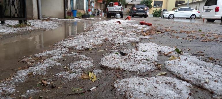 Yusufeli’nde dereler taştı, yollar çamurla kaplandı