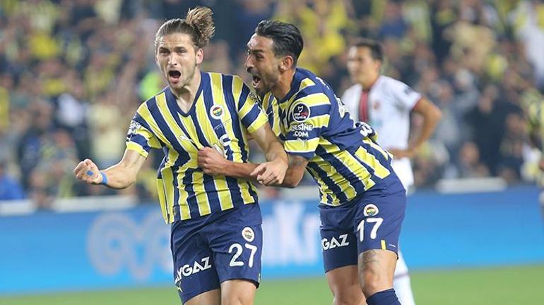 Fenerbahçe formasıyla şov yapıyor Enner Valencia, Max Kruseyi yakaladı