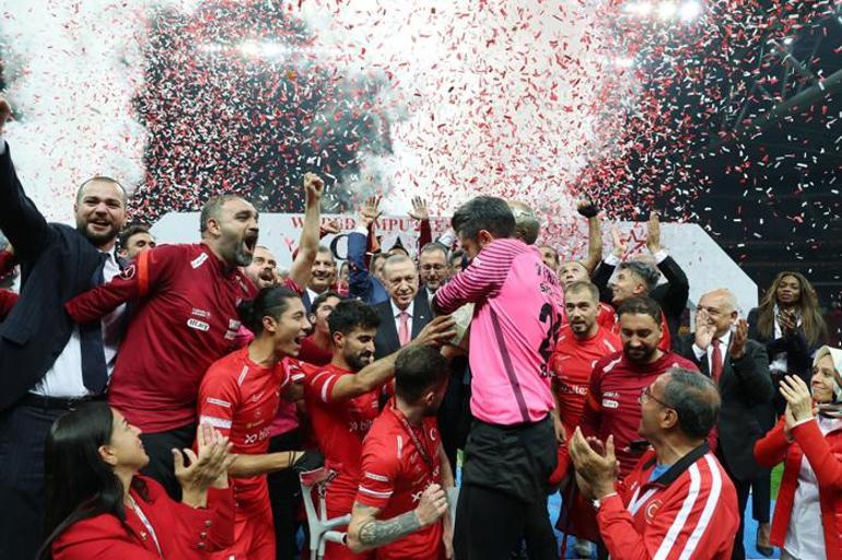 Cumhurbaşkanı Recep Tayyip Erdoğan, Ampute Futbol Milli Takımını yalnız bırakmadı Şampiyonlara tebrik yağdı