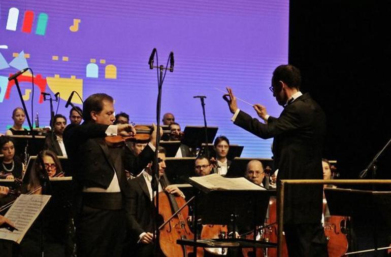 Cumhurbaşkanlığı Senfoni Orkestrası 13 yıl aradan sonra Diyarbakırda konser verdi