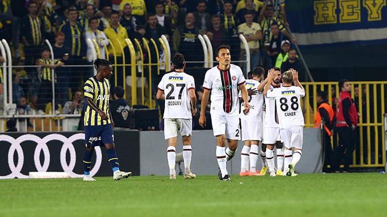 Büyüka yıldız oyuncuya övgü yağdırdı: Fenerbahçe yatıp kalkıp ona dua etsin, 3 adamlık oynadı