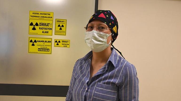 Çalıştığı hastanedeki taramada meme kanseri olduğunu öğrendi