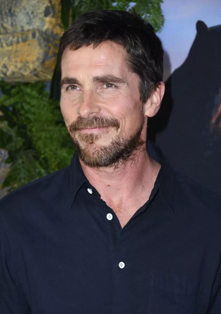 Christian Bale: Çok az para kazandığım için makyözler bana güldü