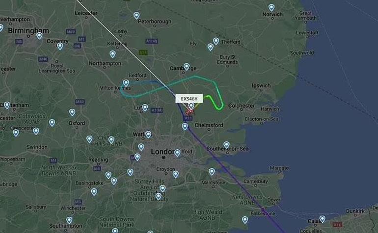 Dalamandan kalkan yolcu uçağını jetler Londraya indirdi