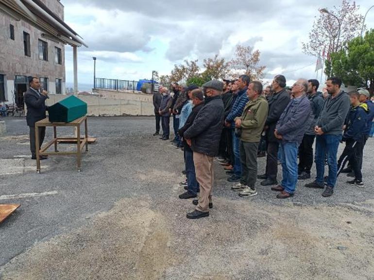 Kadıköydeki patlamada ölen Mustafa Karahan için cenaze töreni