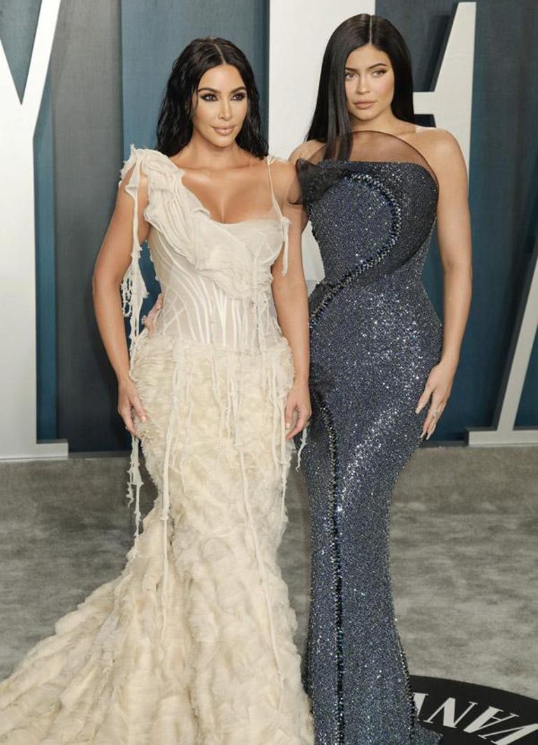 Kardashian-Jenner ailesi estetik yaptırmasaydı şimdi nasıl görünürdü
