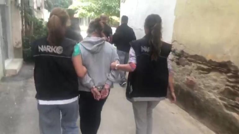 Uyuşturucu kullanırken sosyal medyada canlı yayın yapan kadın gözaltına alındı