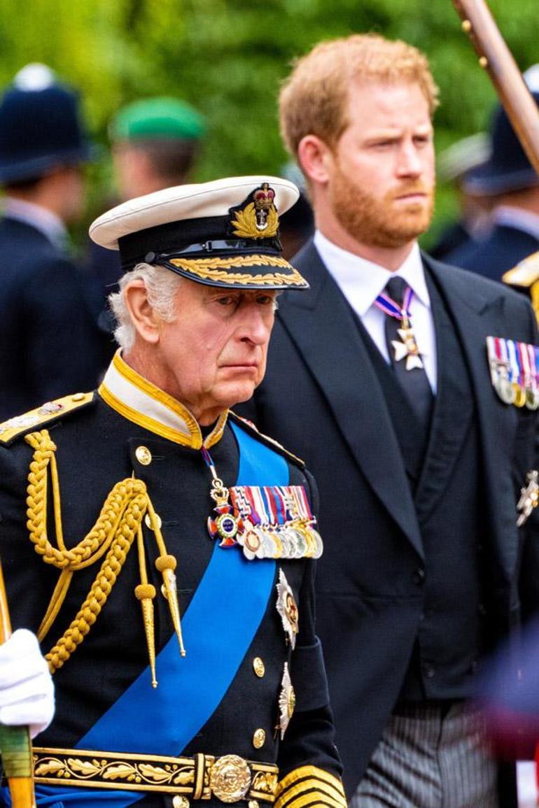 Kral III. Charles, Prens Harrynin taç giyme törenine katılmasını yasaklayabilir