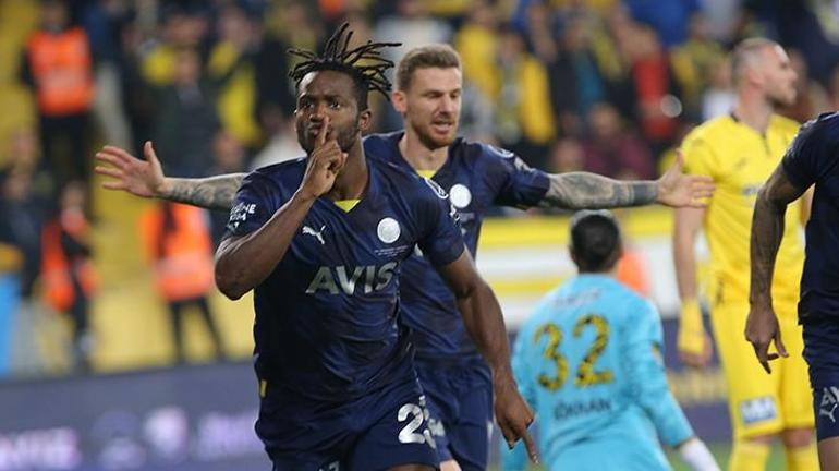 Ankaragücü - Fenerbahçe maçında Michy Batshuayi damgası Gökhan Akkanın hatası dikkat çekti