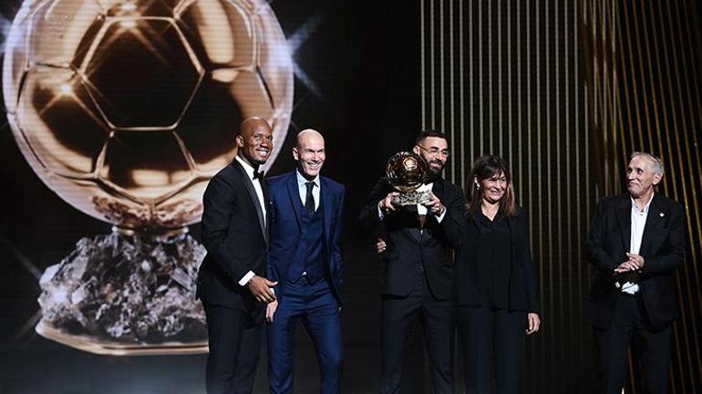 Karim Benzema tarihe geçti Ballon dOr ödülü sonrası duygusal anlar