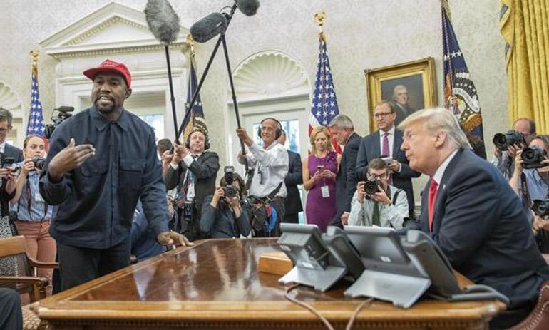 Kanye West, sosyal medya platformu Parlerı satın alacak