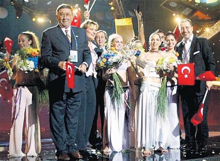 EUROVISION’DAN SONRA BÜLEND ÖZVEREN DE GiTTi