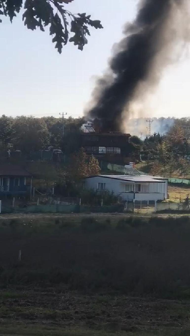 Çatalcada kaçak yapıların yıkımına devam ediliyor