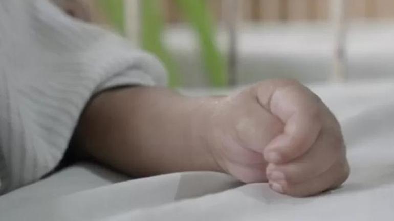 2 aylık bebeğe korkunç işkence Uykusunu böldüğü için kolunu kırdı