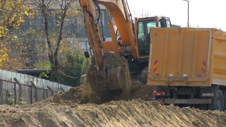 Avcılarda korkutan çatlaklar Trafik tek şeride düştü, endişe büyüyor