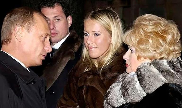 Putinin vaftiz kızı Rusyadan kaçtı Türkiye biletiyle tuzak