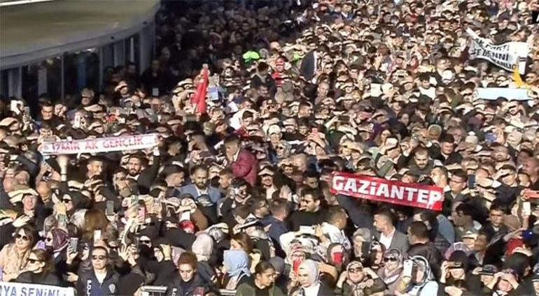 Ankarada Türkiye Yüzyılı heyecanı Erdoğandan salon önünde mesajlar