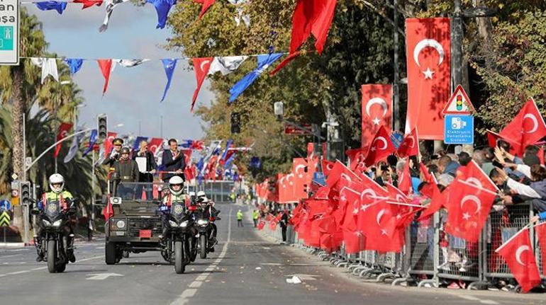 Vatan Caddesinde 29 Ekim töreni