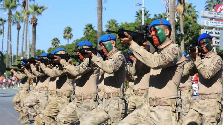 Hatay’da Türk komandolarının gösterisi gururlandırdı