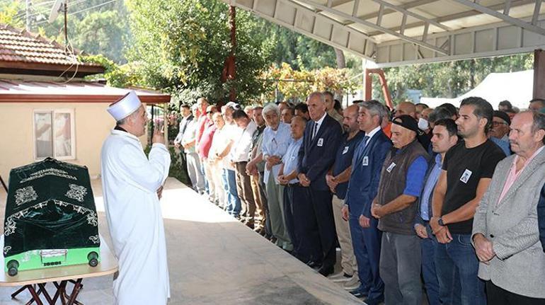 Okula giderken kamyonetin çarptığı Enes, toprağa verildi