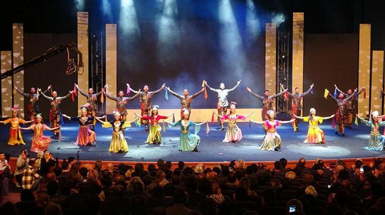 Bursa Türk Dünyası Kültür Başkentliğini Şuşaya devretti
